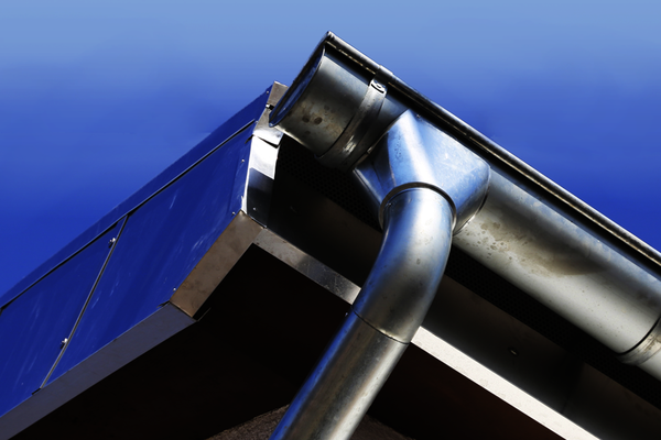 Dachrinnen und Dachentwässerung vom Dachdecker für Frankfurt und Rhein Main Taunus