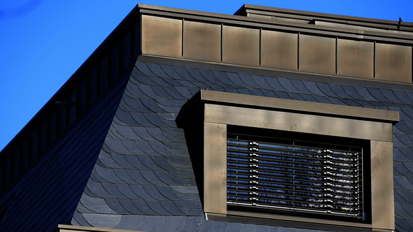 Schiefer-Eindeckung und Schieferdach vom Dachdecker in Frankfurt